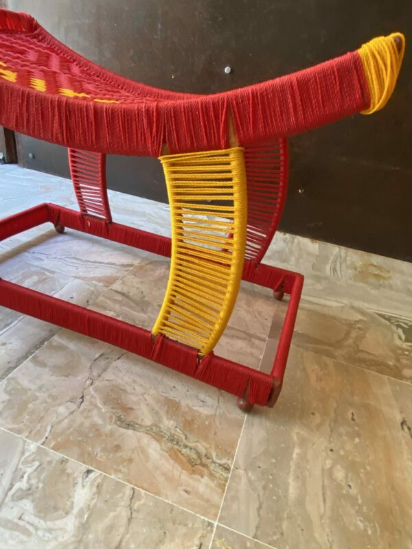 Tabouret tressé - Rouge & Jaune - Sénégal – Image 3